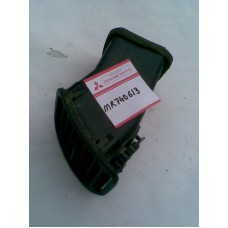 MR740613 MITSUBISHI HAVALANDIRMA IZGARASI SAĞ SİYAH 